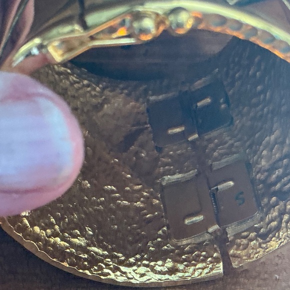 Chanel Wide Matelassé bracelet Vintage - Picture 11 of 13